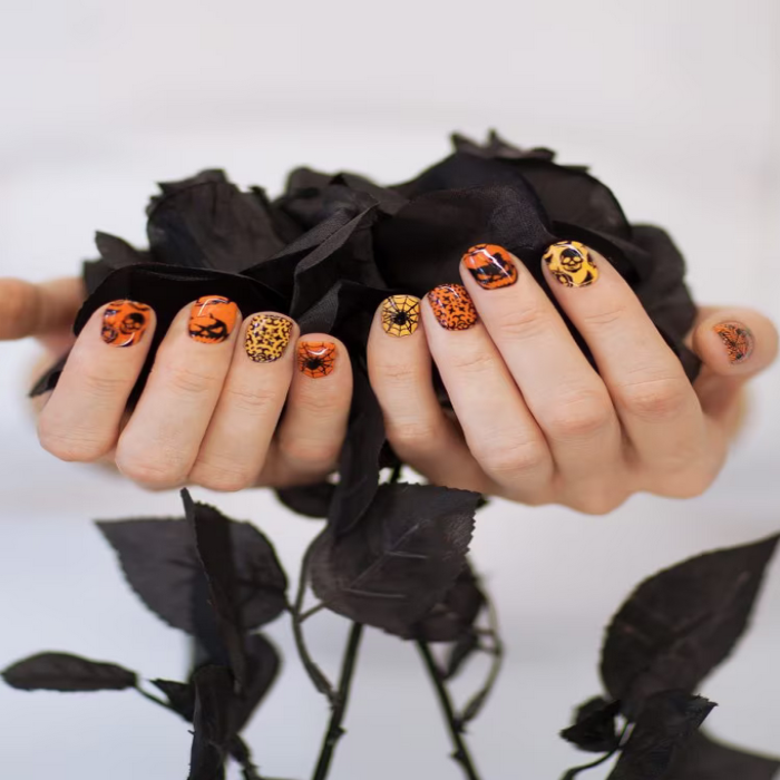 Gruselige Nägel, für eine Halloween-Maniküre zum Fürchten